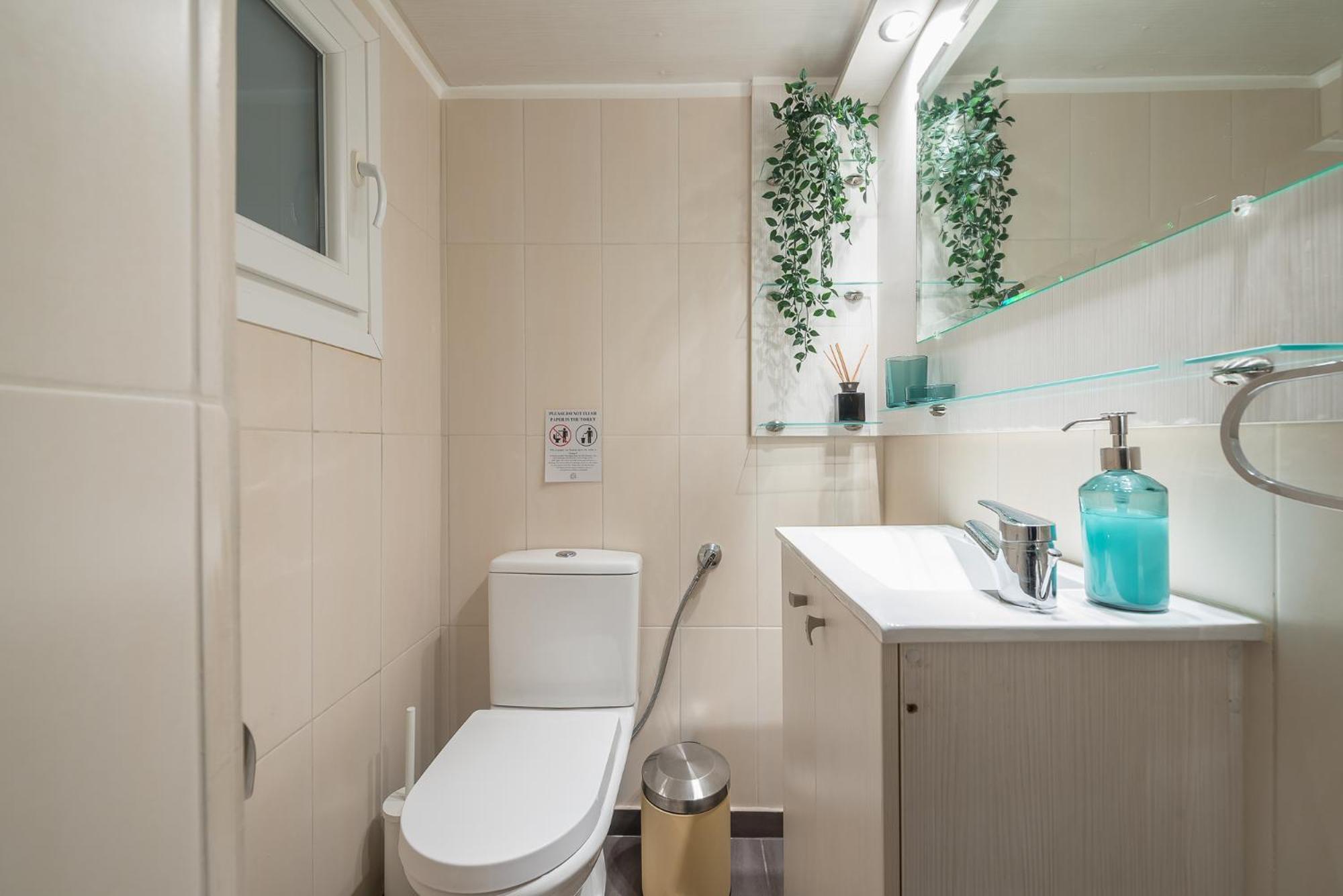 Spacious 2Bds Apt With Acropolis View In Center Атина Екстериор снимка