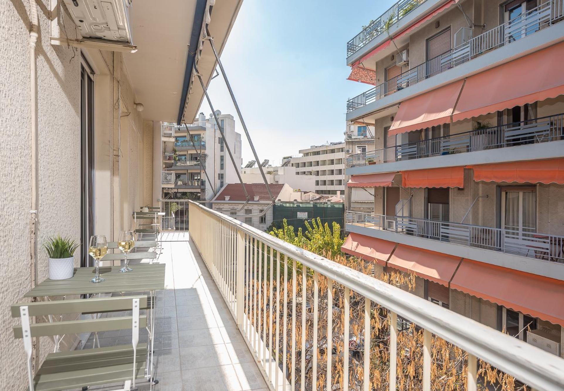 Spacious 2Bds Apt With Acropolis View In Center Атина Екстериор снимка