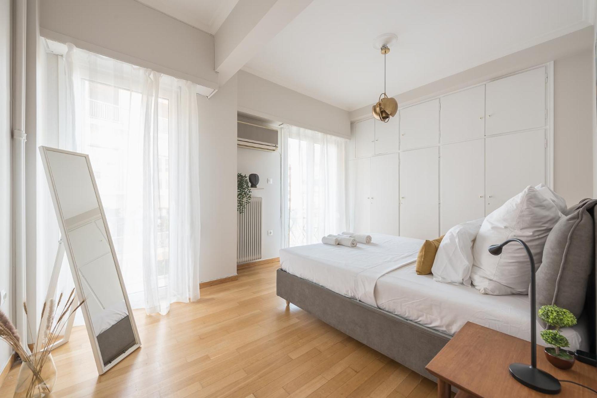 Spacious 2Bds Apt With Acropolis View In Center Атина Екстериор снимка